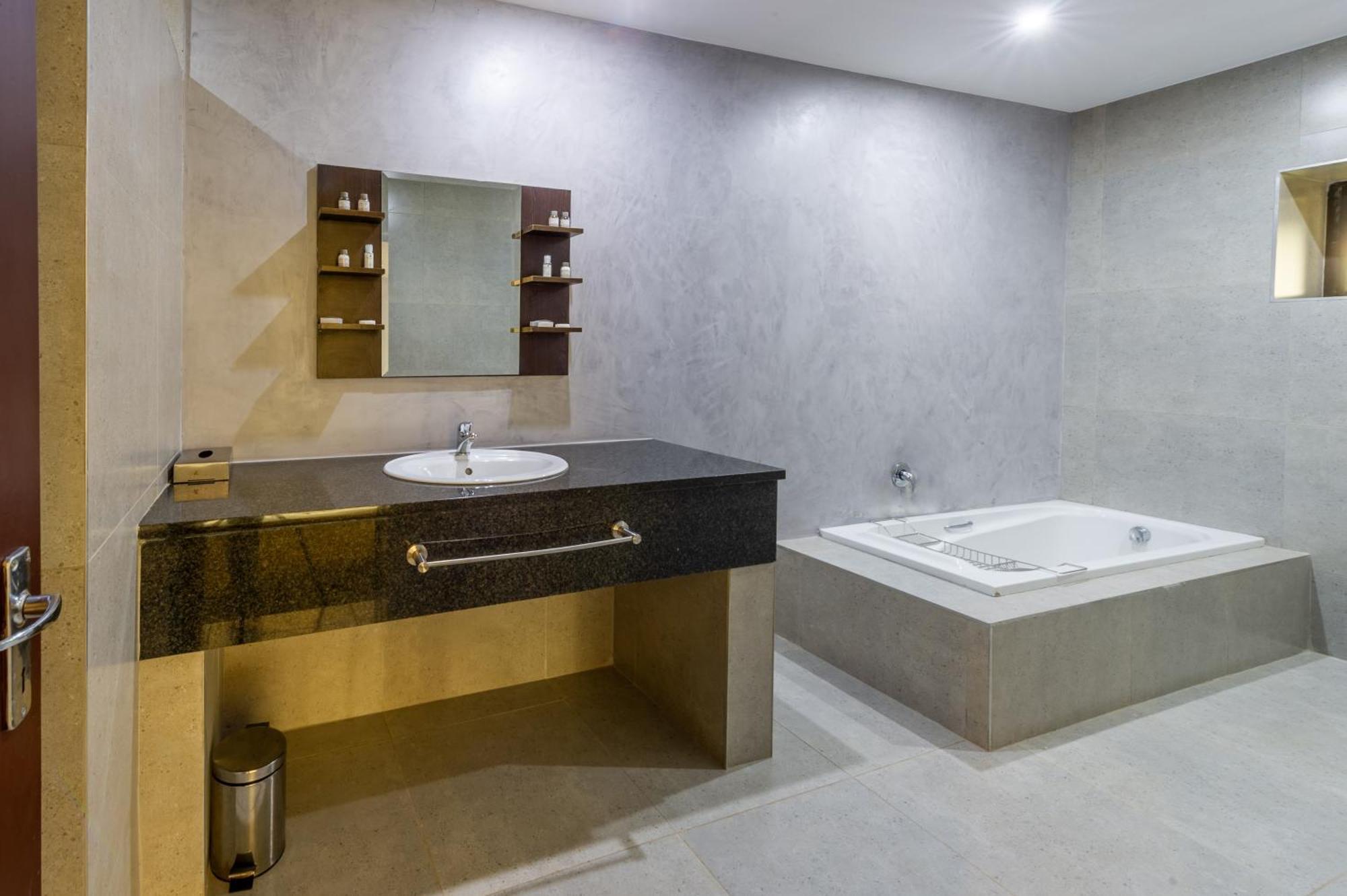 La Joya Lodge Conference Centre And Spa Pelindaba ภายนอก รูปภาพ