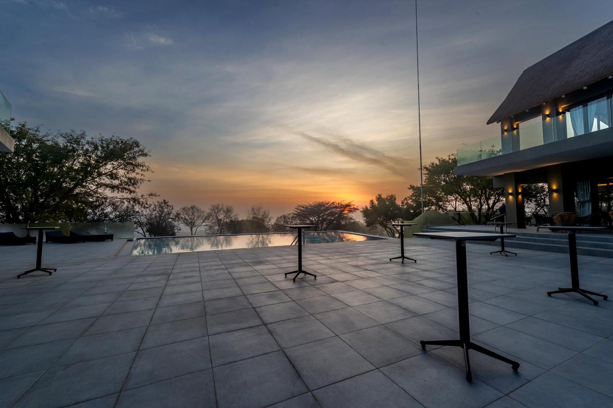 La Joya Lodge Conference Centre And Spa Pelindaba ภายนอก รูปภาพ